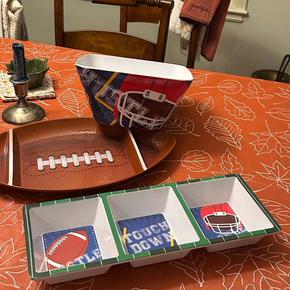 Football Game Time Bowl Divided Tray Set of 2 New With Tags Touchdown Super Bowl